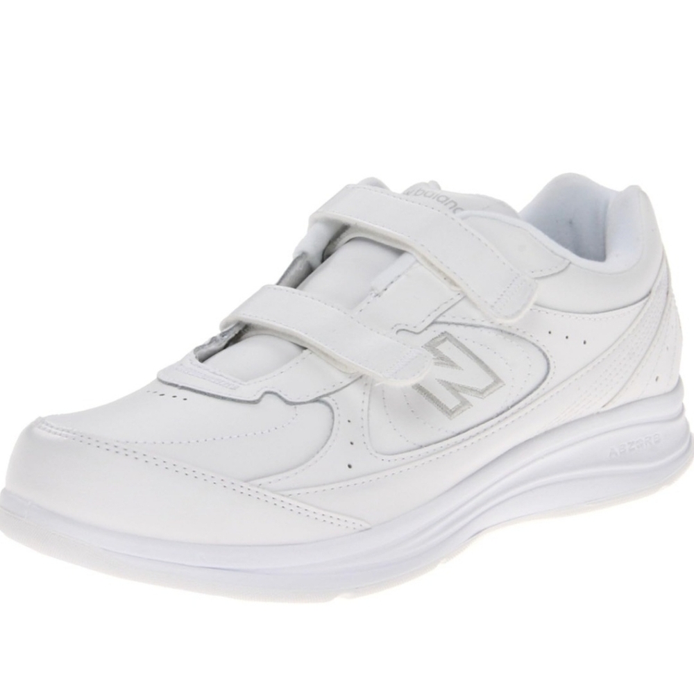 New Balance 577 Wide Walking shoes "NEW WITH OUT BOX"